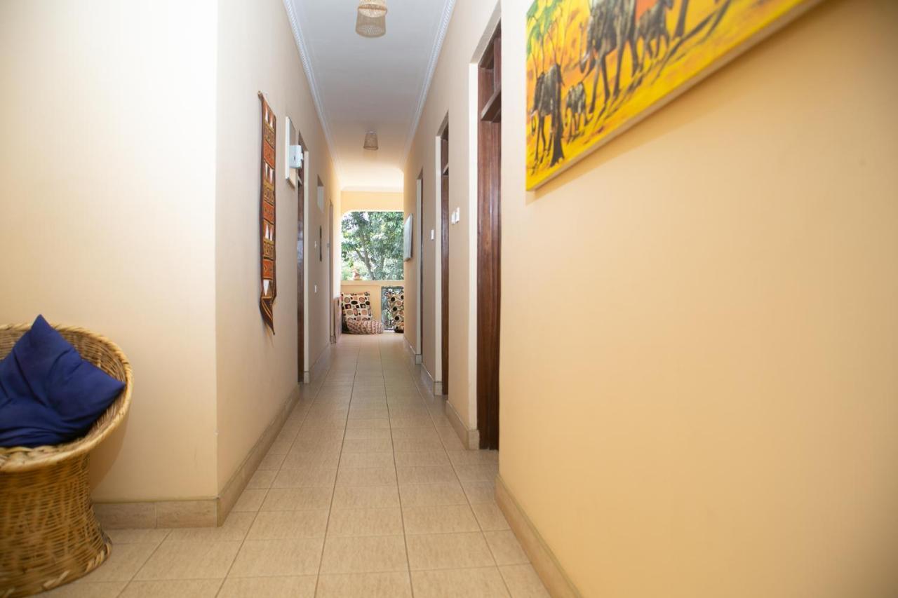 White House Of Tanzania Hostel Arusha Buitenkant foto