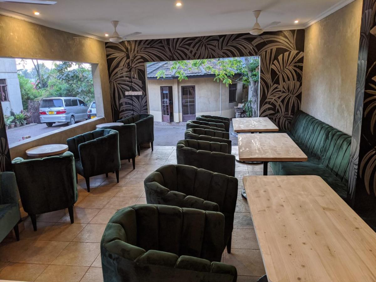 White House Of Tanzania Hostel Arusha Buitenkant foto