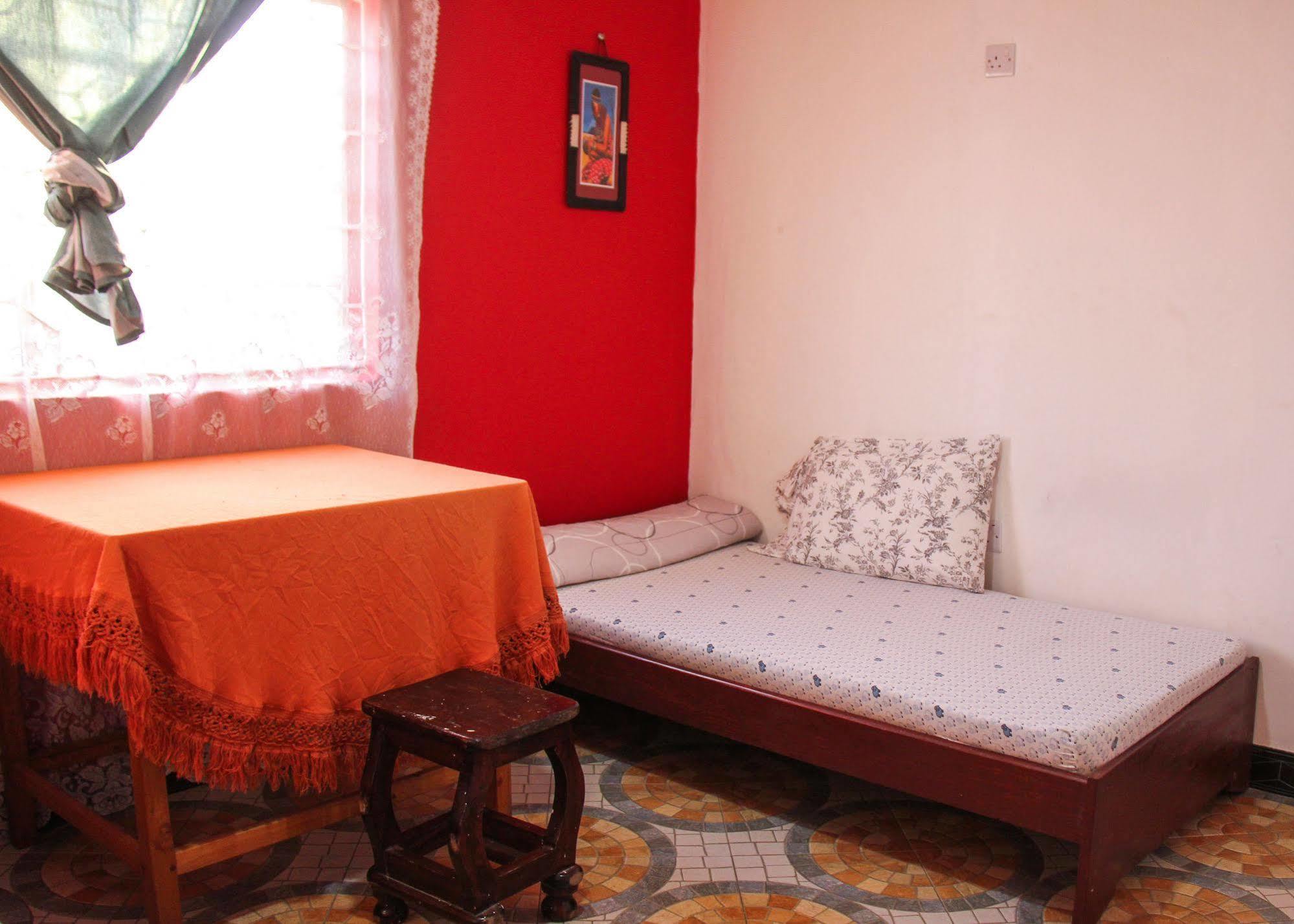 White House Of Tanzania Hostel Arusha Buitenkant foto